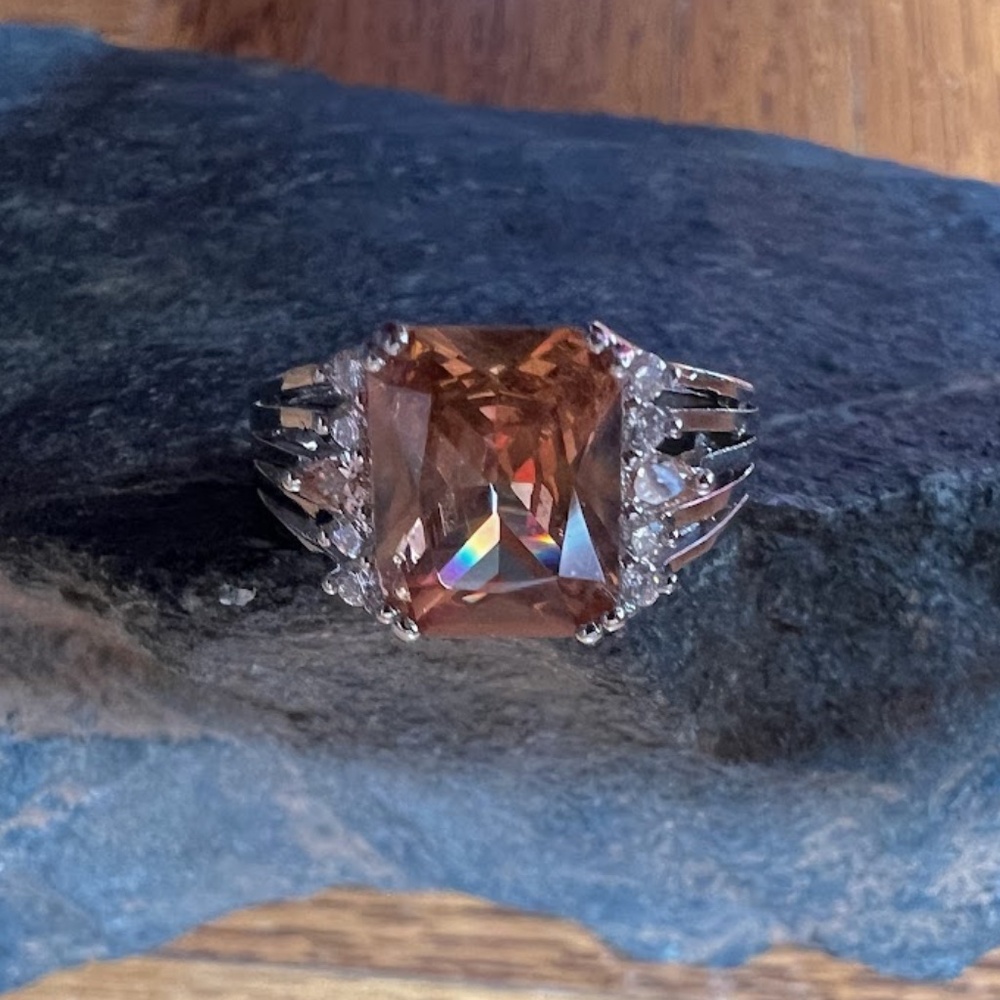Light Amber Square Cut Stone 925 Sterling Ring NWOT 🎉Host Pick🎉 - Picture 3 of 11